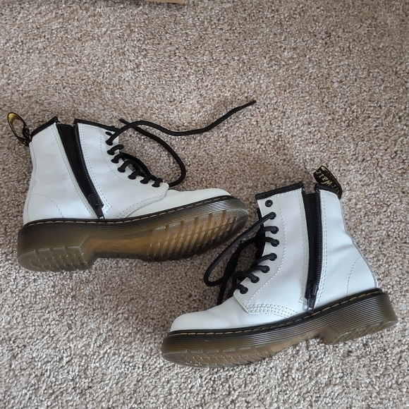 ♥️EUC♥️ DOC MARTENS GIRLS BOOTS - Picture 6 of 13